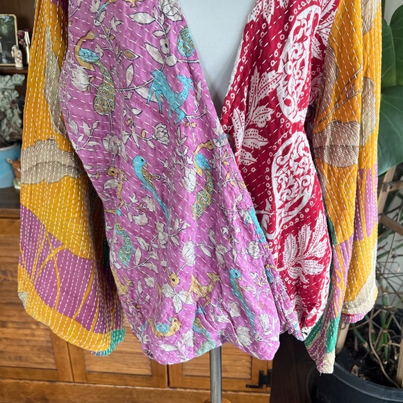 Kantha Bae Birds & Floral Kantha Deep V Drapey Faux Wrap Shirt OS - Picture 4 of 11